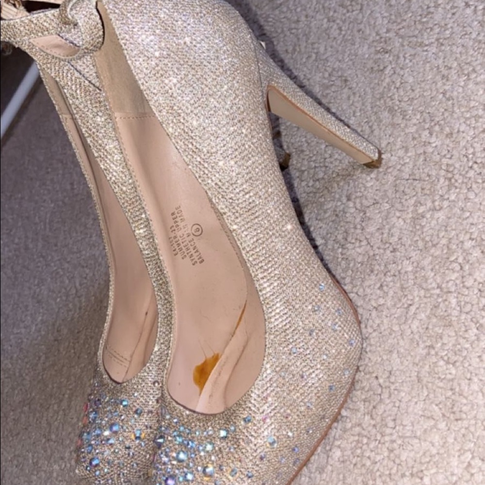 Heels - Picture 6 of 6